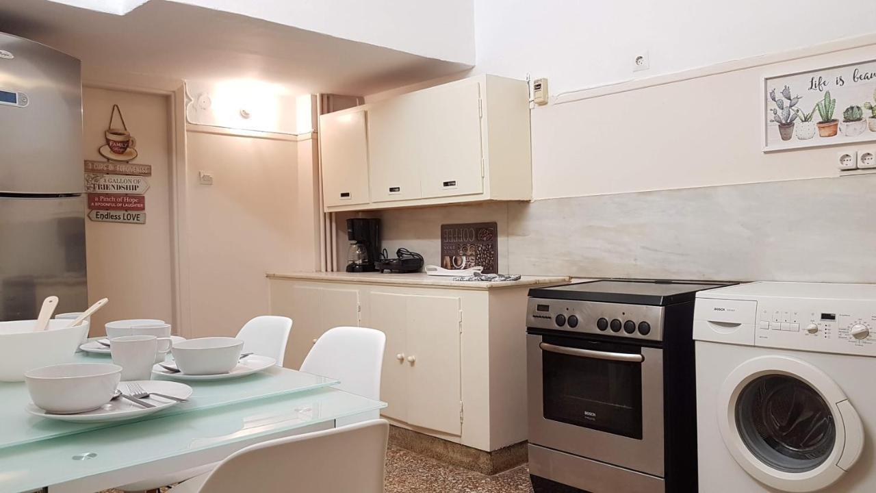 Olive Apartment- Athens Center, 4 Bd, 1.5 Bath Экстерьер фото